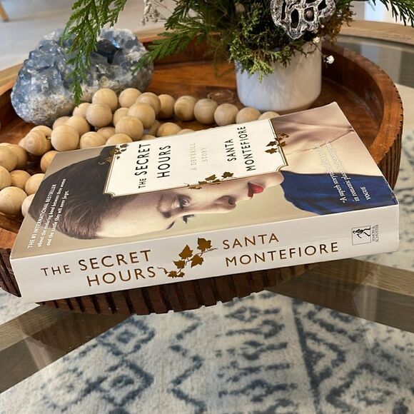 Santa Montefiore - The Secret Hours - Picture 5 of 5